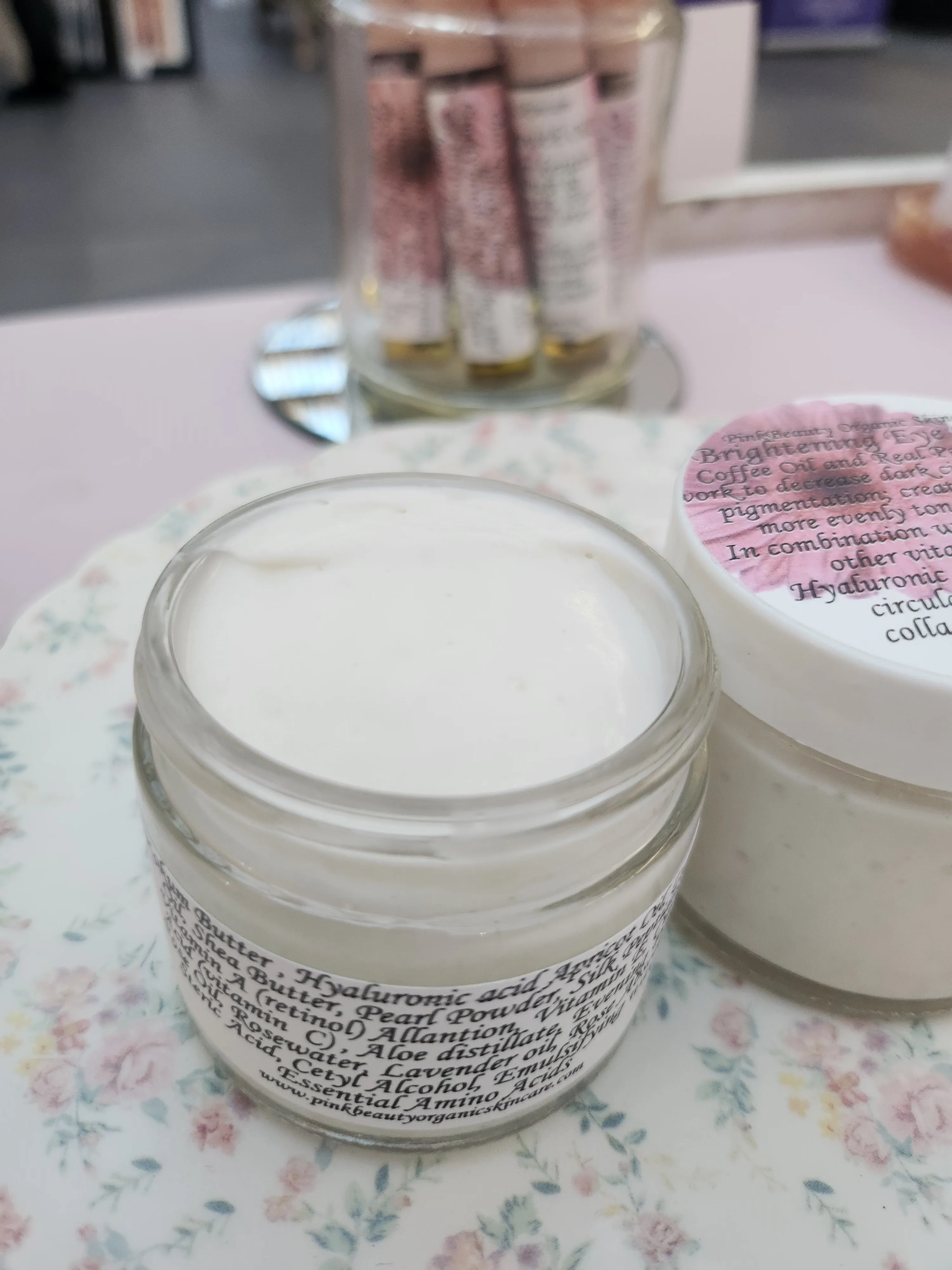 Brightening Eye Cream with real pearl