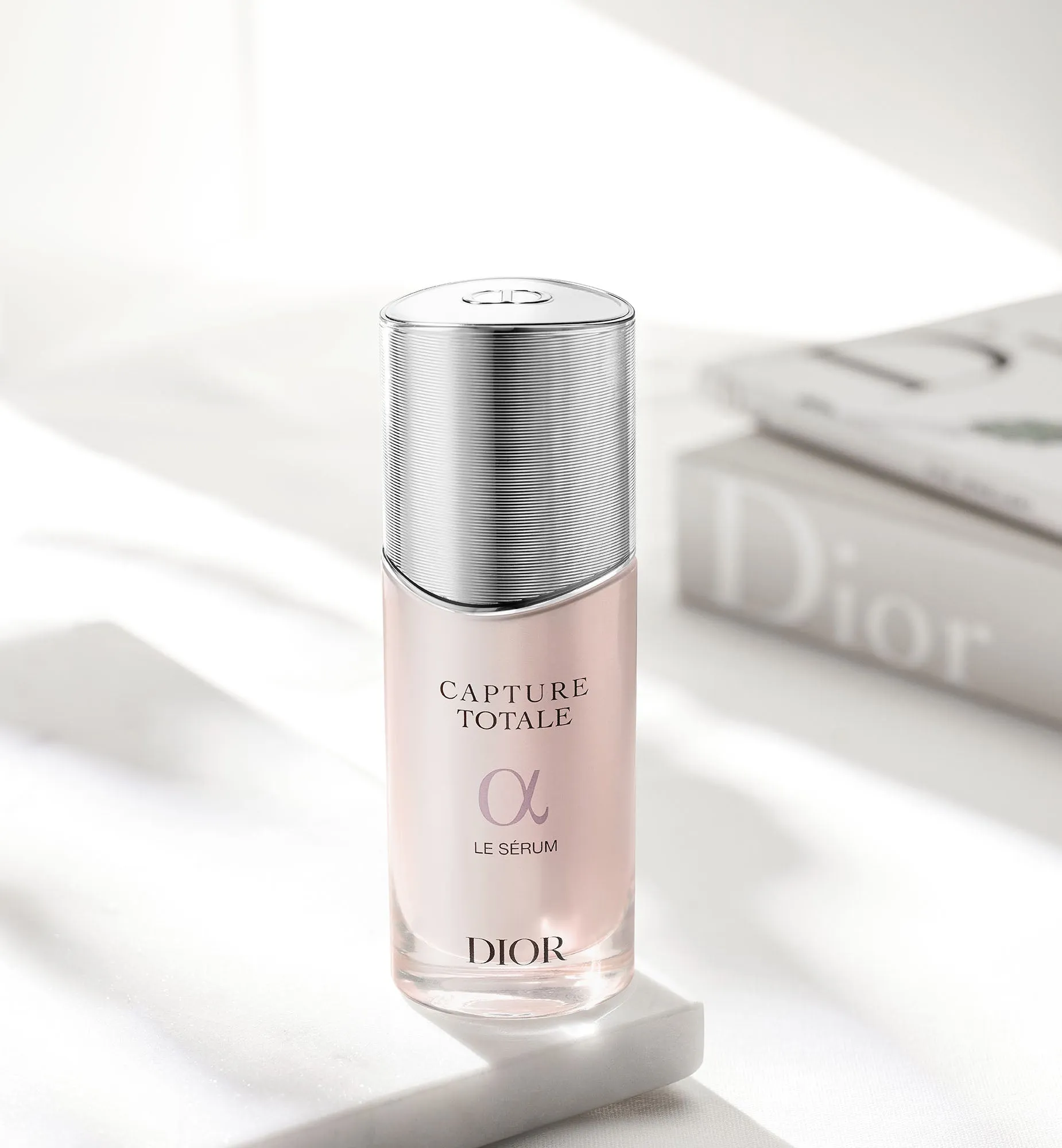 CAPTURE TOTALE 4-PIECES SKINCARE SET & POUCH