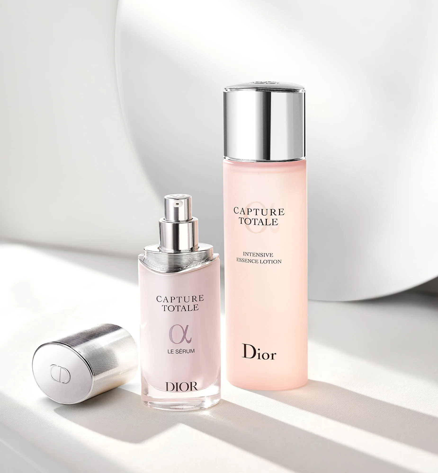 CAPTURE TOTALE 4-PIECES SKINCARE SET & POUCH