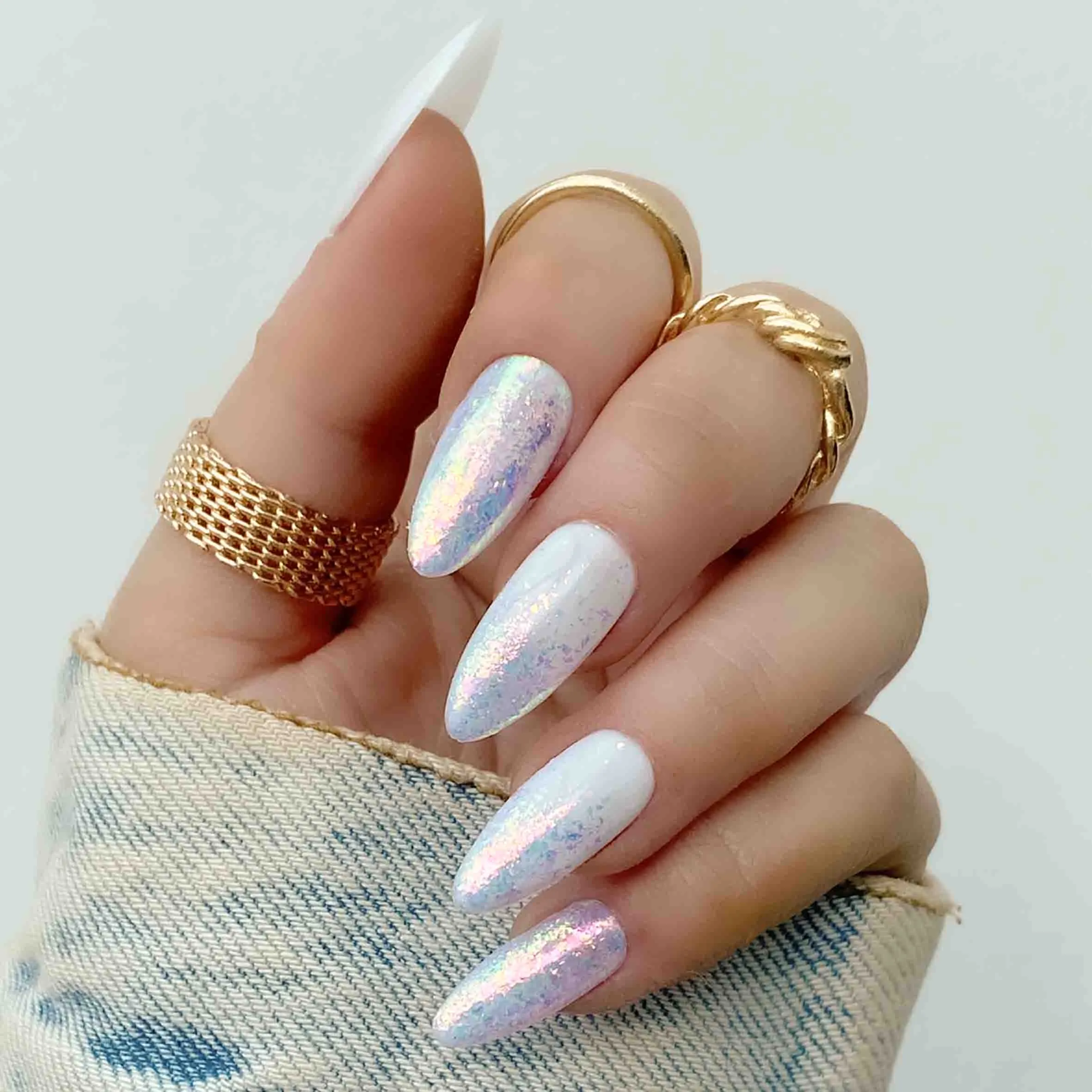 Essence Glitter - Soft Flakes Collection