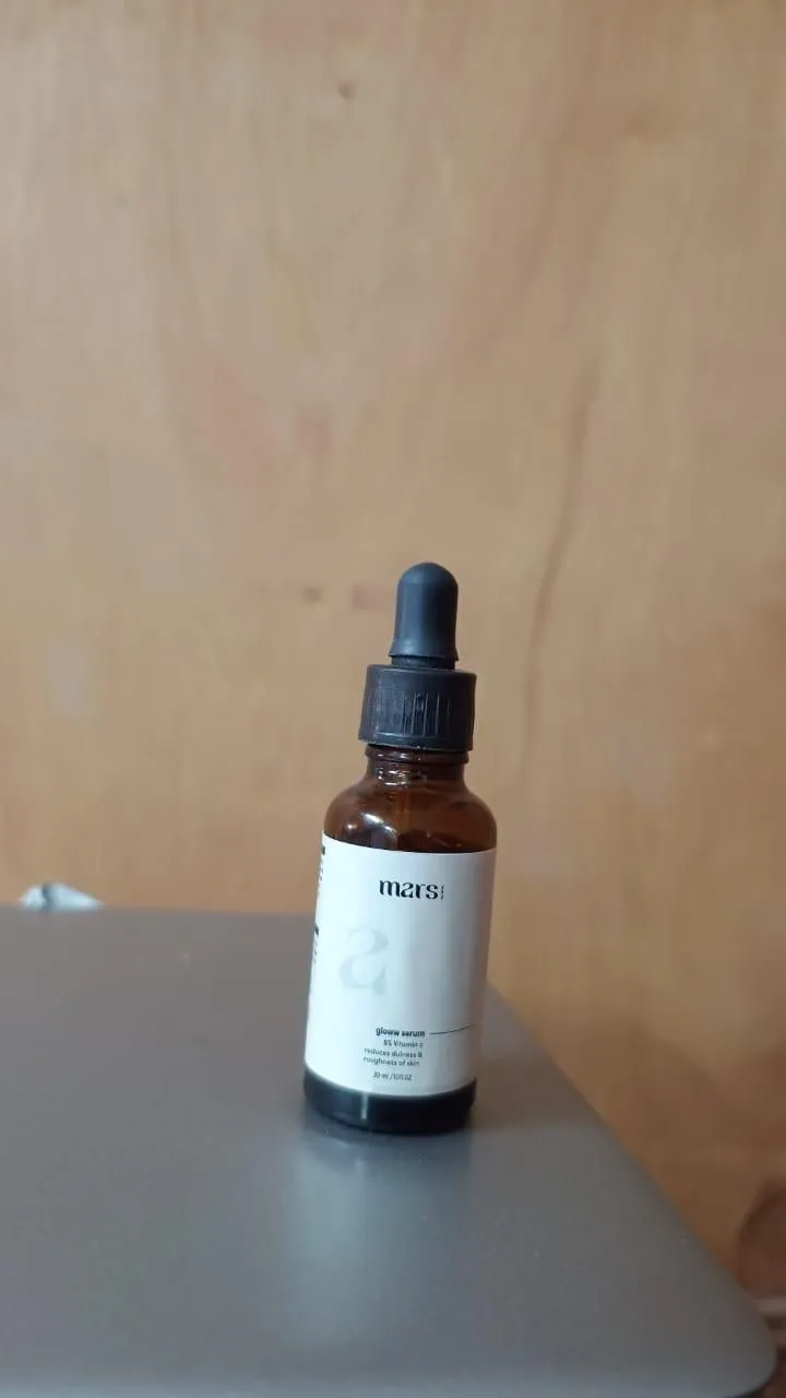 Gloww Face serum with Vitamin C Glowing & Brightening Skin
