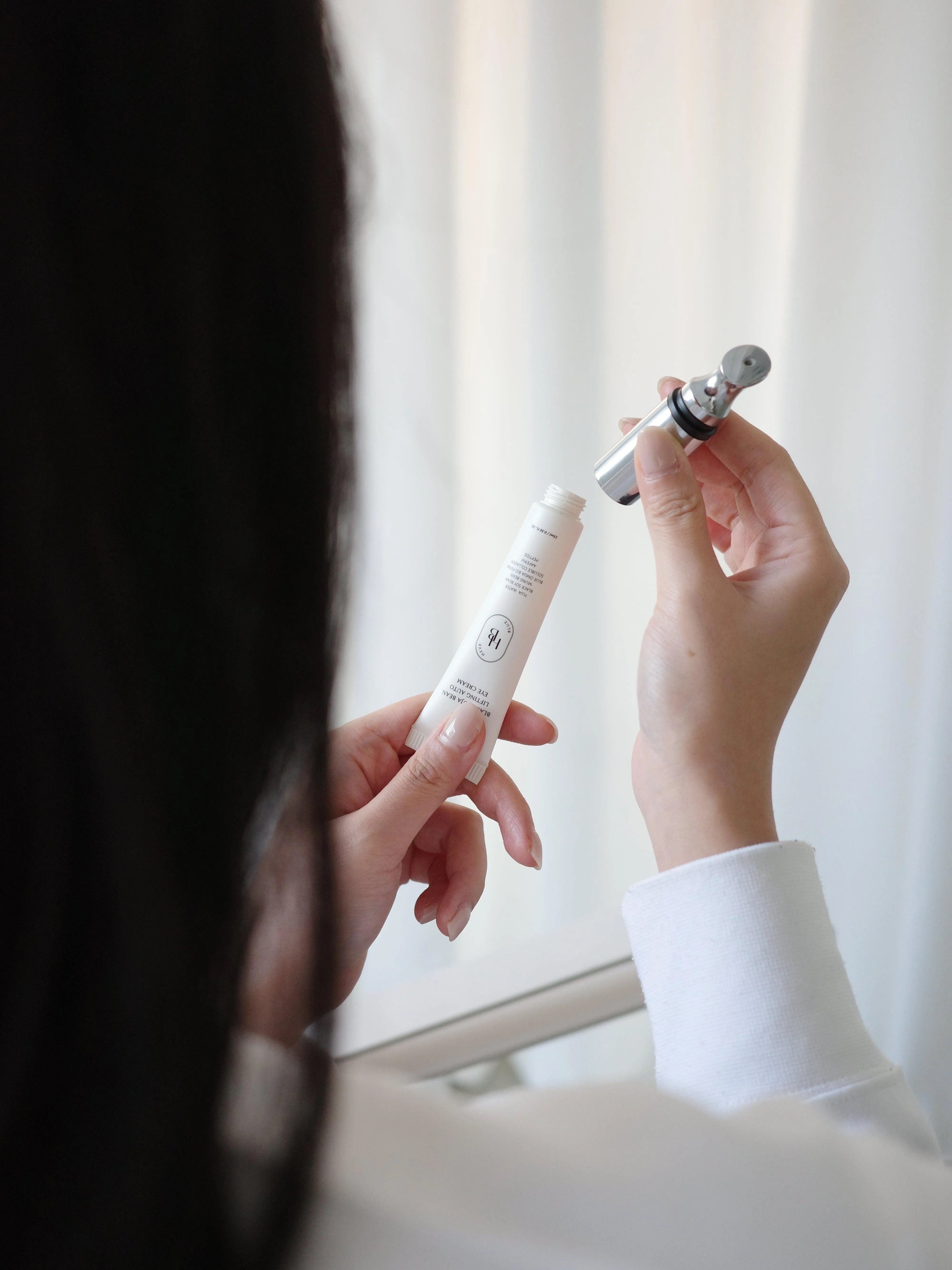 HEVEBLUE Black Yuja Bean Lifting Auto Eye Cream