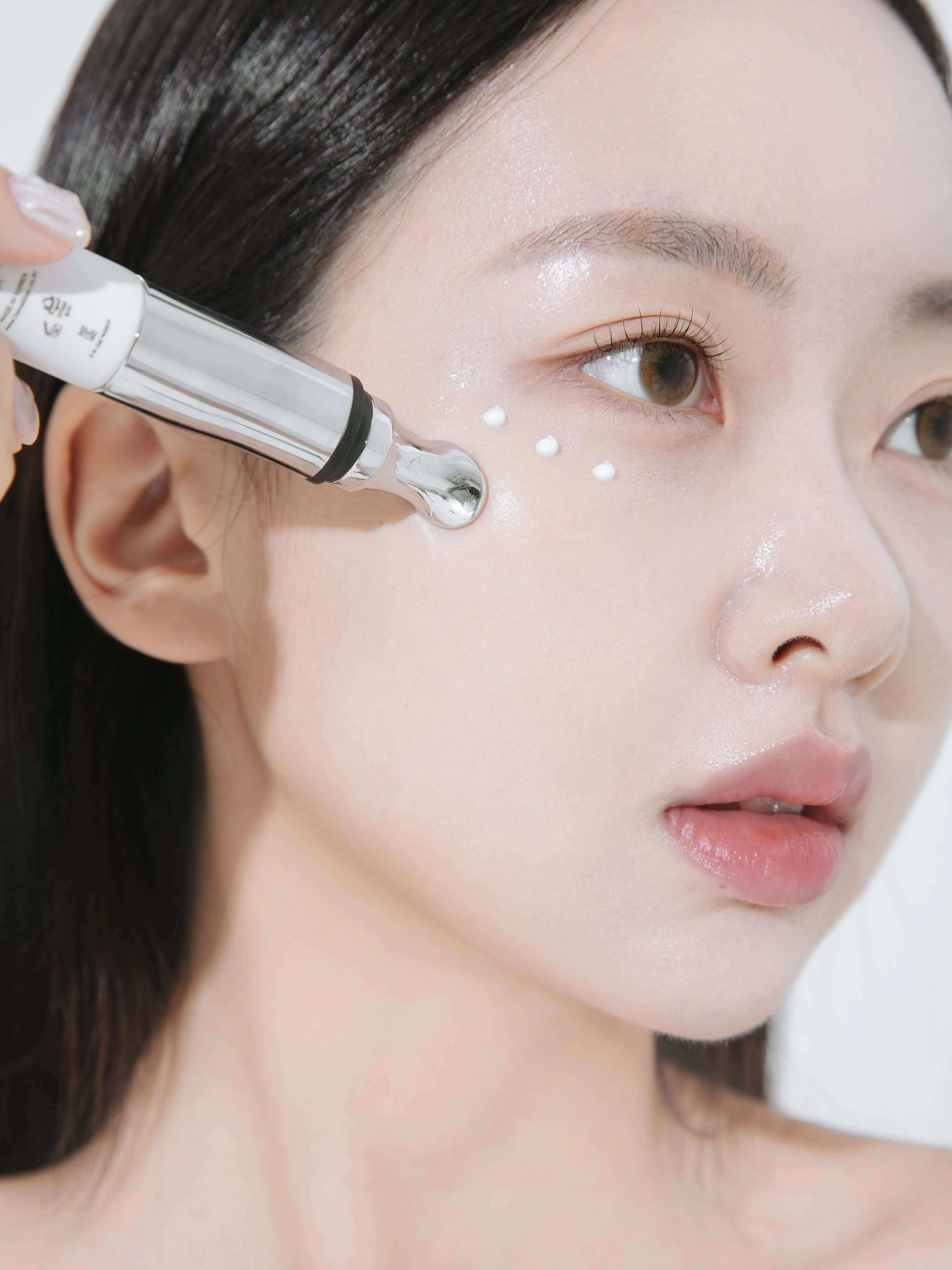 HEVEBLUE Black Yuja Bean Lifting Auto Eye Cream