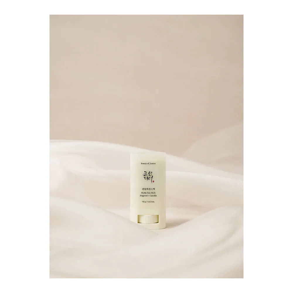 Matte Sun Stick: Mugwort Camelia SPF 50  PA    