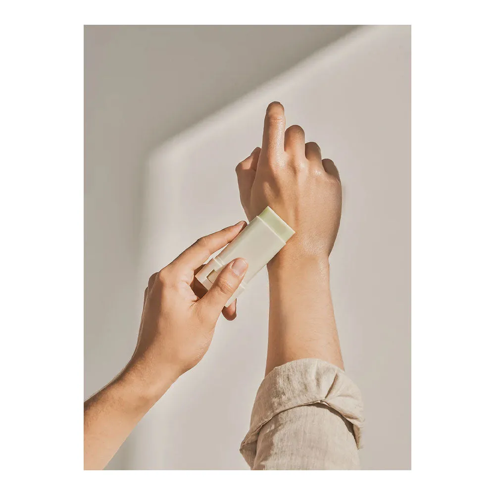 Matte Sun Stick: Mugwort Camelia SPF 50  PA    